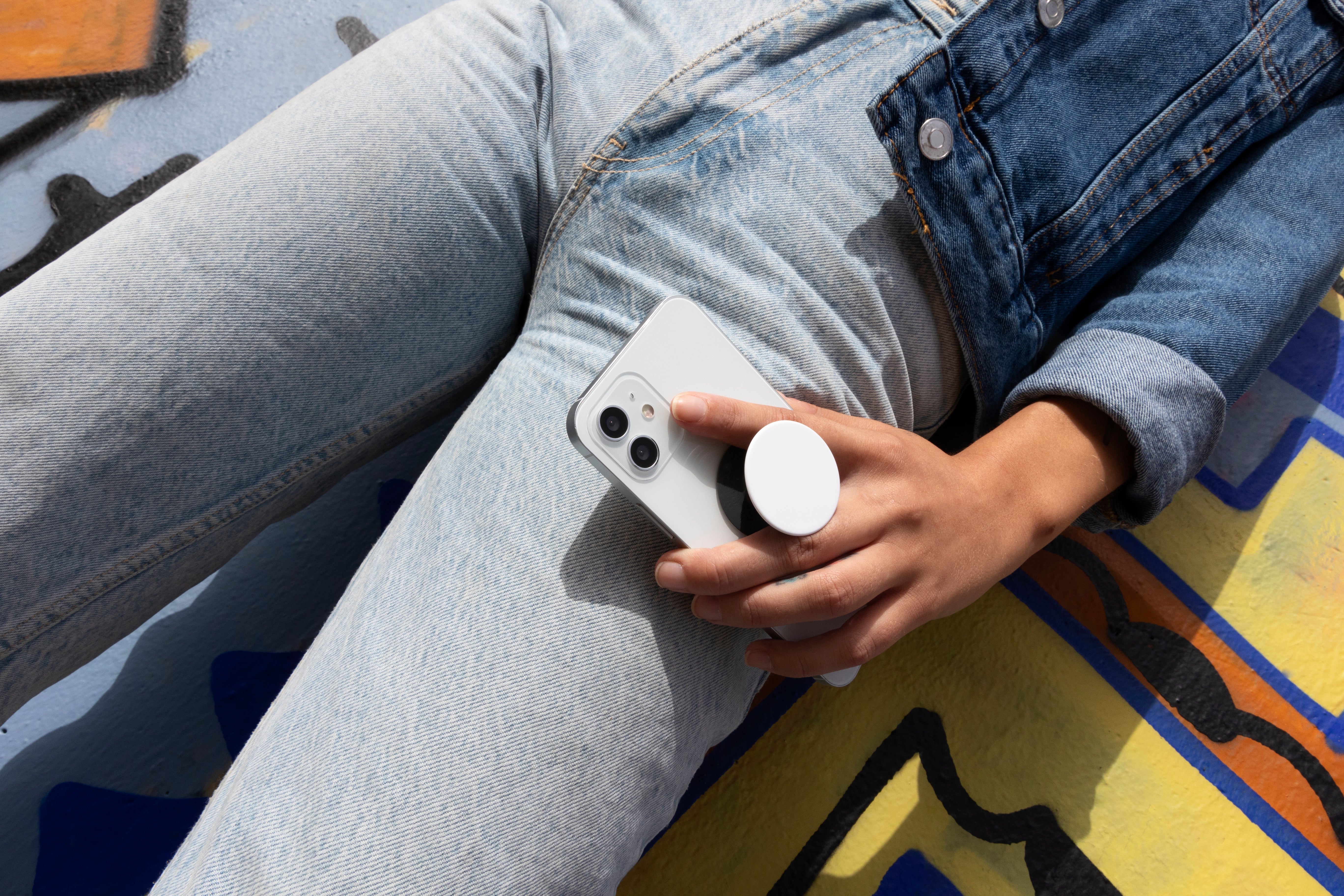 Grafika przedstawia produkt Czy etui iPhone 15 Pro Max pasuje do iPhone 16? dostępny w sklepie Etui24.