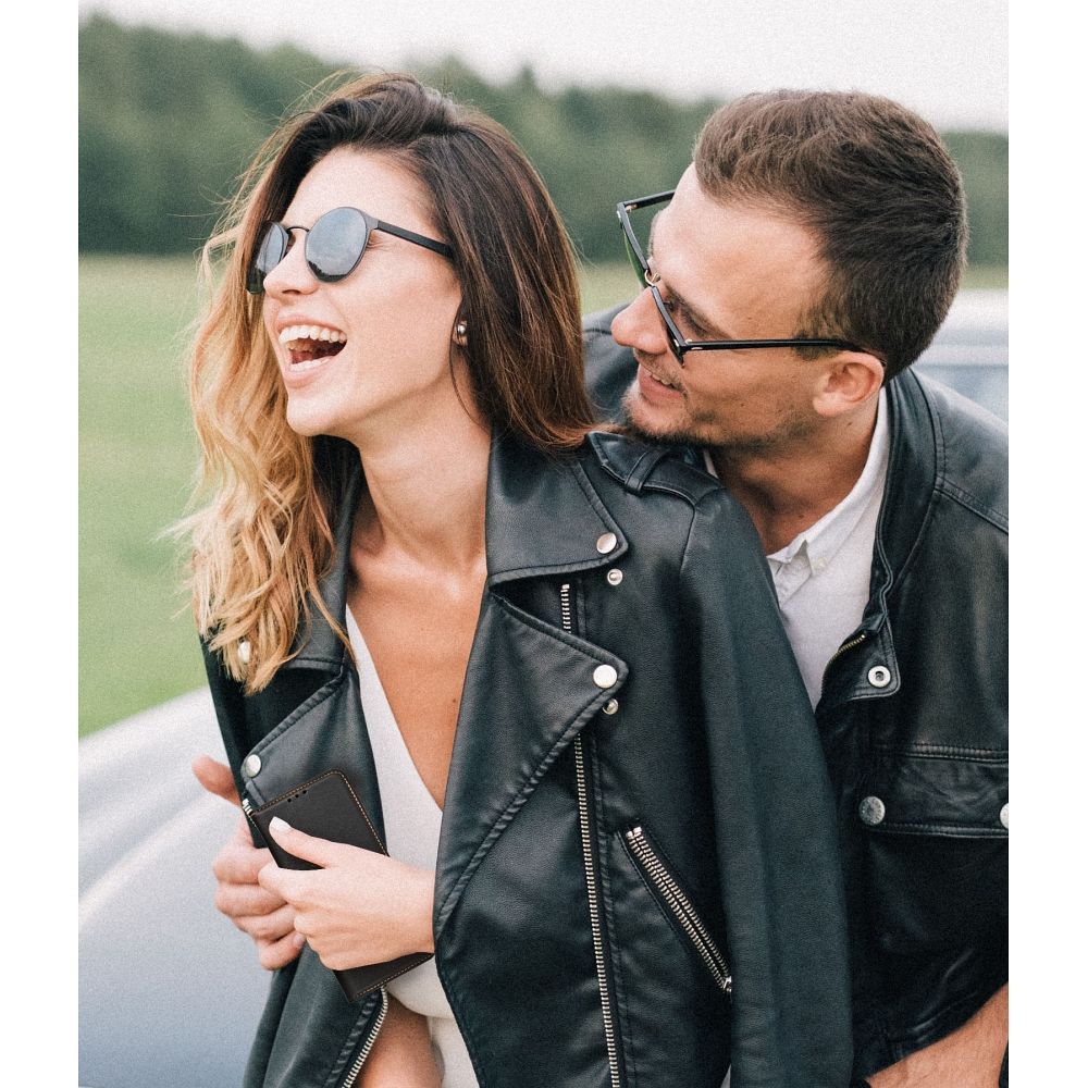 Grafika przedstawia Kabura SMART Pro Book skórzana do iPhone 17 czarny