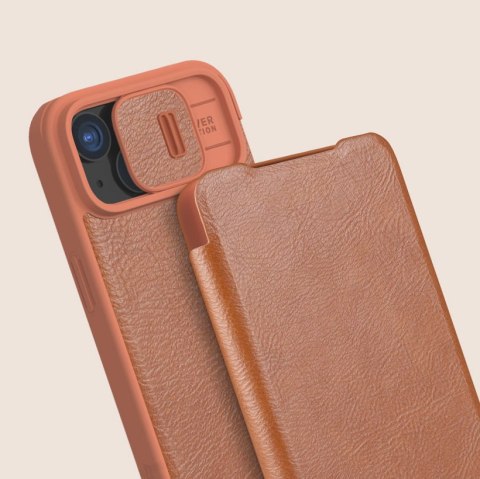 Etui na telefon iPhone 15 Pro Nillkin Qin Leather Pro czarne z osłoną aparatu