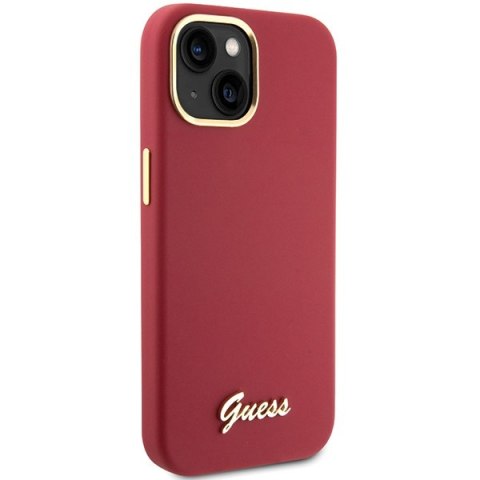 Etui na telefon iPhone 15 Guess magenta silikonowe z metalowym logo