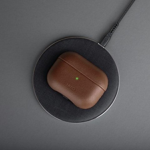 Etui Apple AirPods Pro UNIQ Terra skórzane czerwone - eleganckie ochraniacze