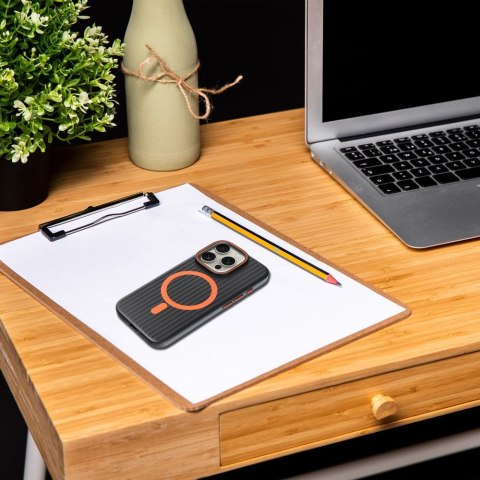 Etui SIMPLY kompatybilny z MagSafe do iPhone 13 tytan czarny