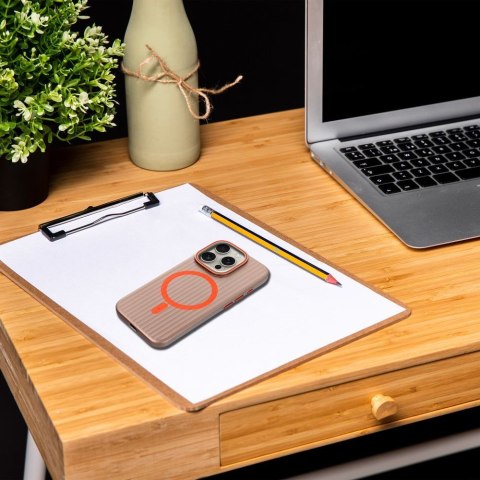 Etui SIMPLY kompatybilny z MagSafe do iPhone 13 tytan pustynny