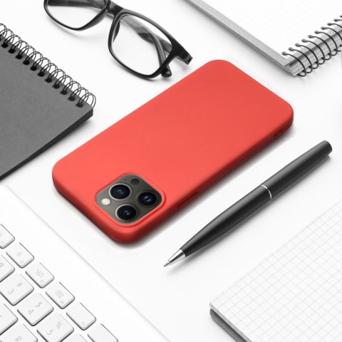 Etui SILICONE do iPhone 13 brzoskwiniowy