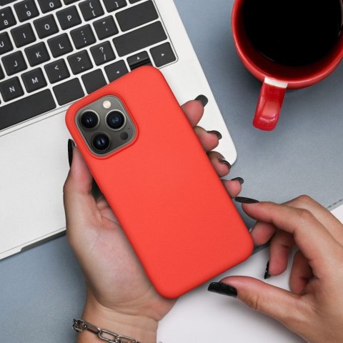 Etui SILICONE do iPhone 13 brzoskwiniowy